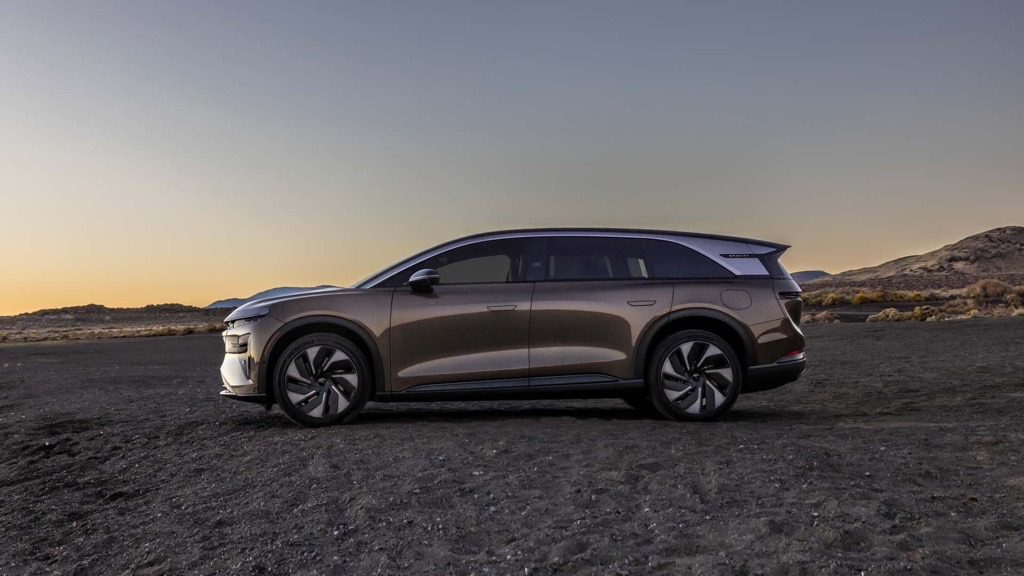 Lucid Gravity Touring