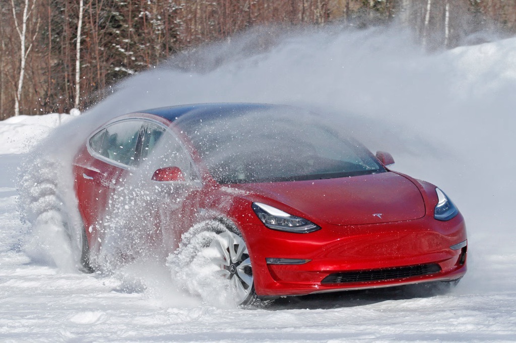 Tesla Model 3 (AWD)