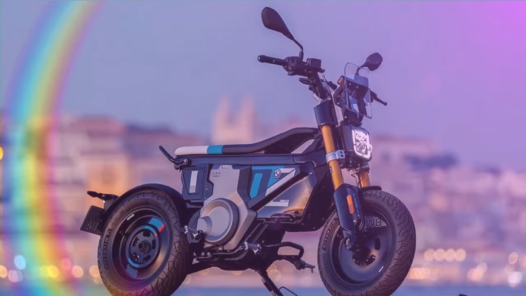 BMW CE 02