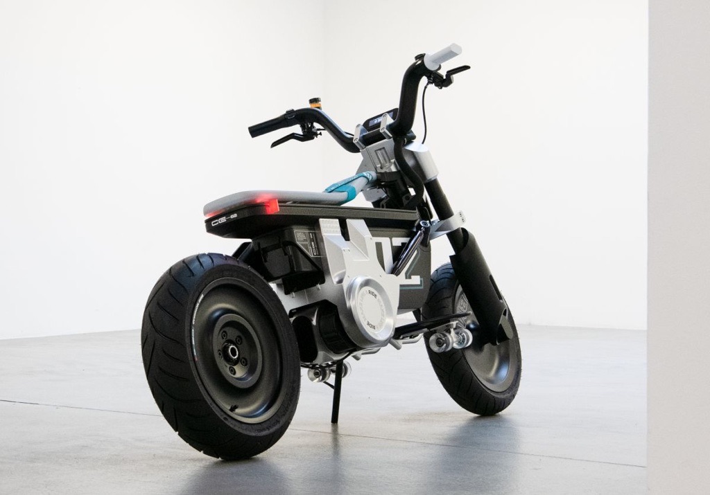 BMW CE 02