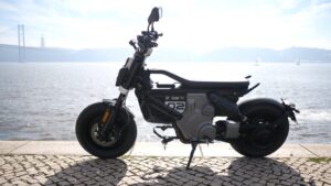 BMW CE 02