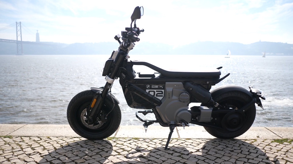 BMW CE 02