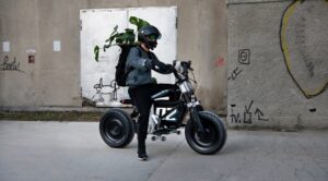 BMW CE 02