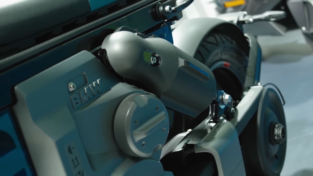 BMW CE 02