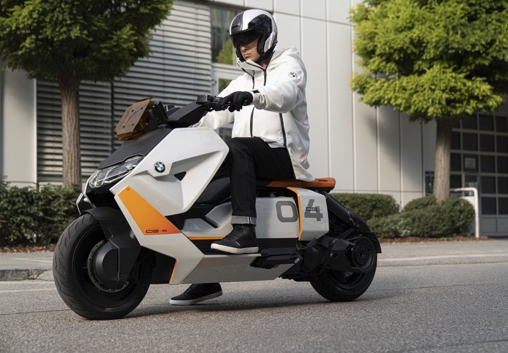 BMW CE 04