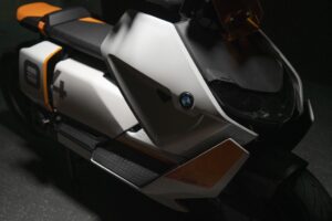 BMW CE 04