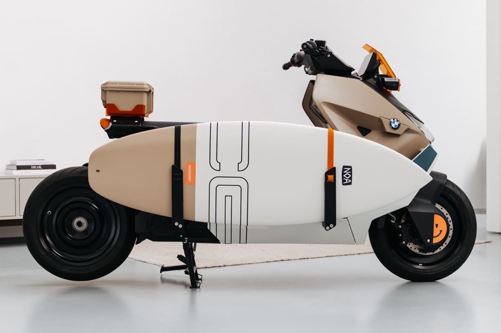 BMW CE 04