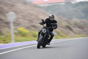 REZON Bohemia Electric Motorcycle