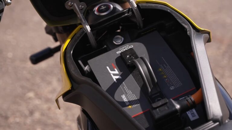Super Soco TC Max 95 km/h 2025 vs NIU RQI Sport 2025