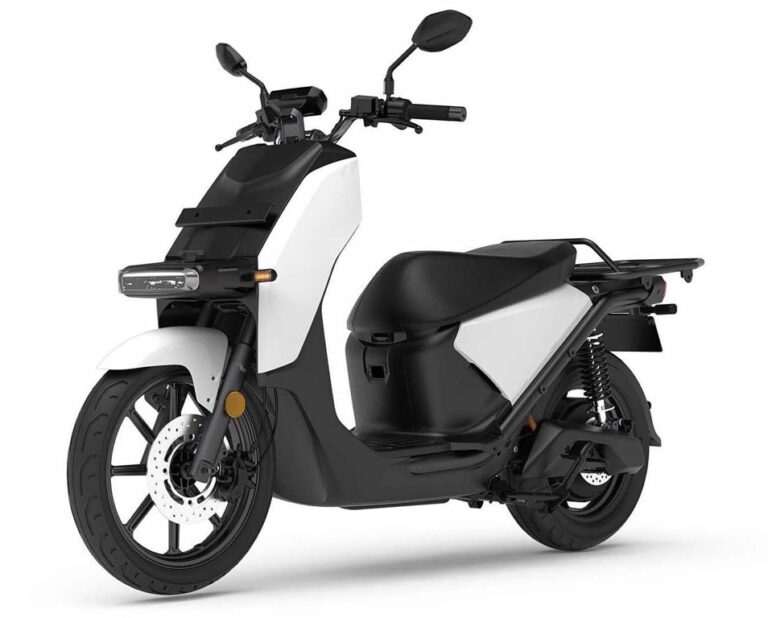 Super Soco VS1 Review (2025) - Price, Specs & Range - Super Soco Cs Long-Range Electric Scooter