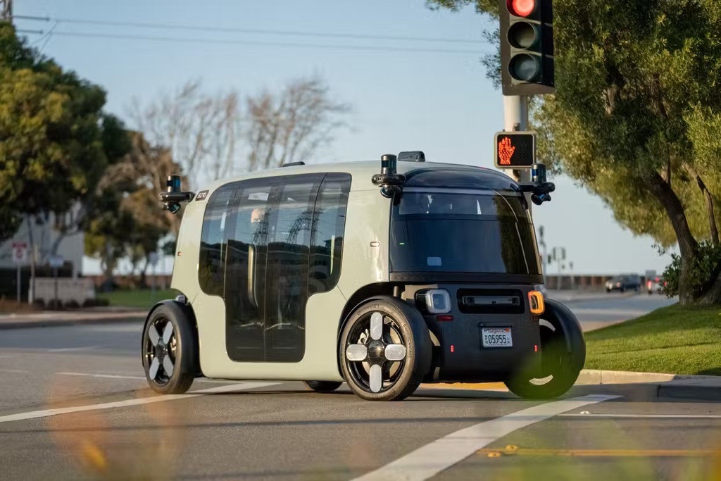 Amazon ZOOX RoboTaxi