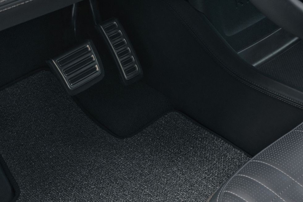 Rivian R1S