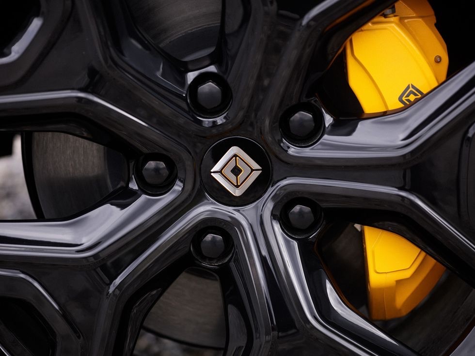 Rivian R1S