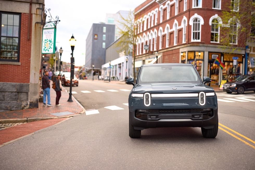 Rivian R1S