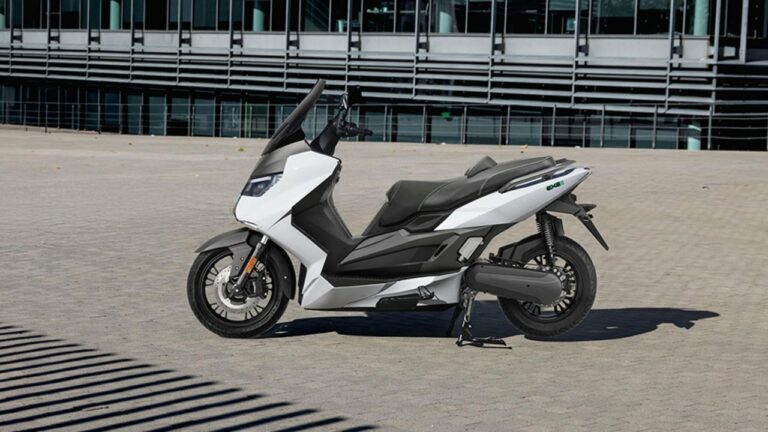 Nerva Exe II electric scooter