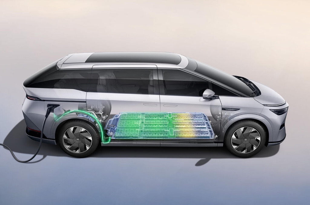 XPeng X9 PowerX Review