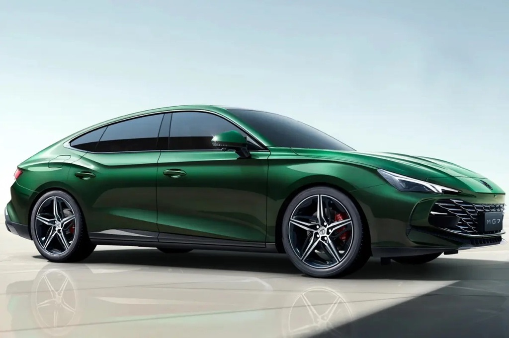 MG Teases Electric MG7 Sedan at €17,700-€23,600, Porsche Taycan-Inspired Design Sparks Debate 2 MG Electric MG7