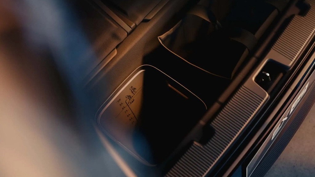 Volvo EX60 Electric SUV Sets New Benchmark With 810 km Range 5 Volvo EX60 Electric SUV