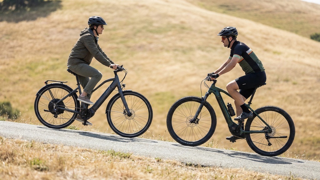 Electric Bike Buying Guide 2026 Hub vs Mid-Drive E-Bike Motors (Authority Guide) 6 Hub vs Mid-Drive E-Bikes on Hill