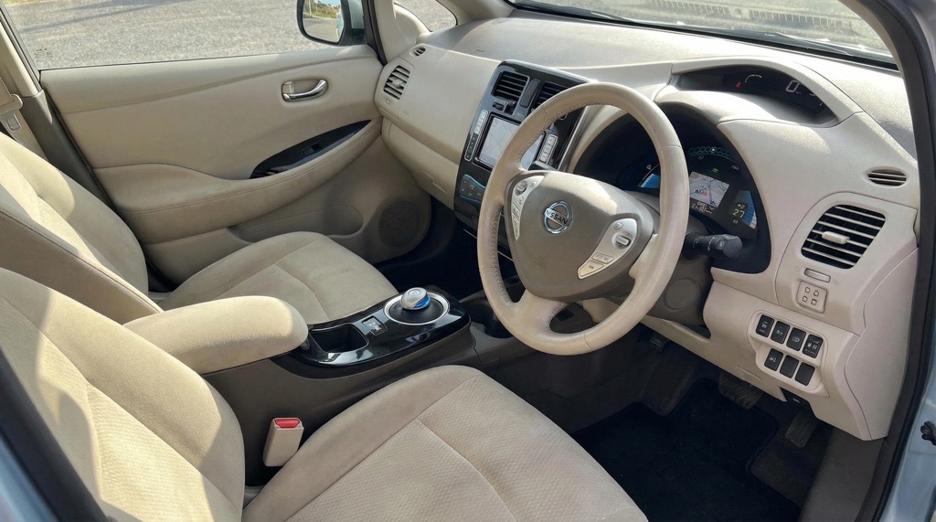 Nissan Leaf interior