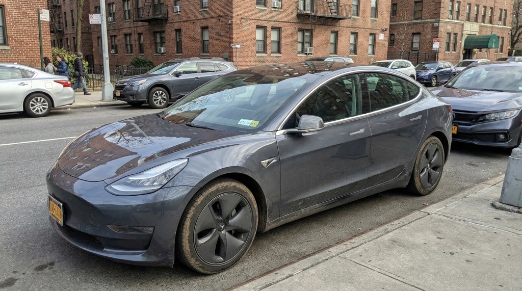 Used Tesla Model 3 in everyday urban ownership