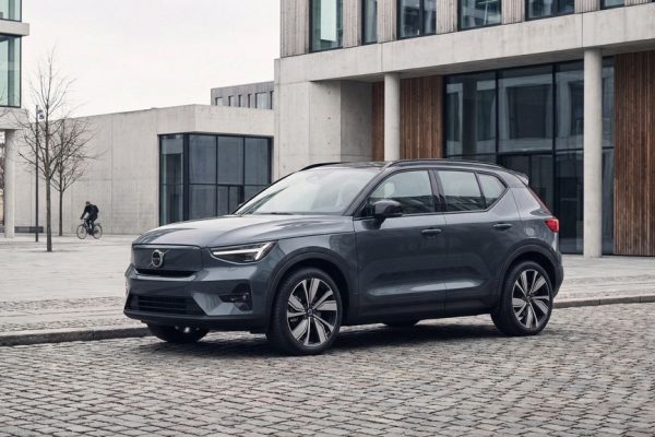 Volvo EX30 2025 Exterior in Urban Setting