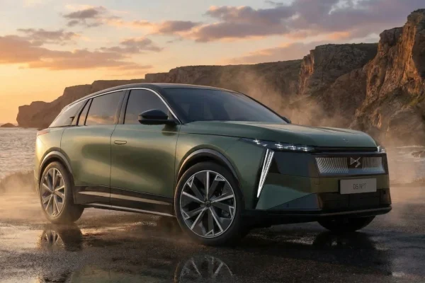 DS No7 EV SUV